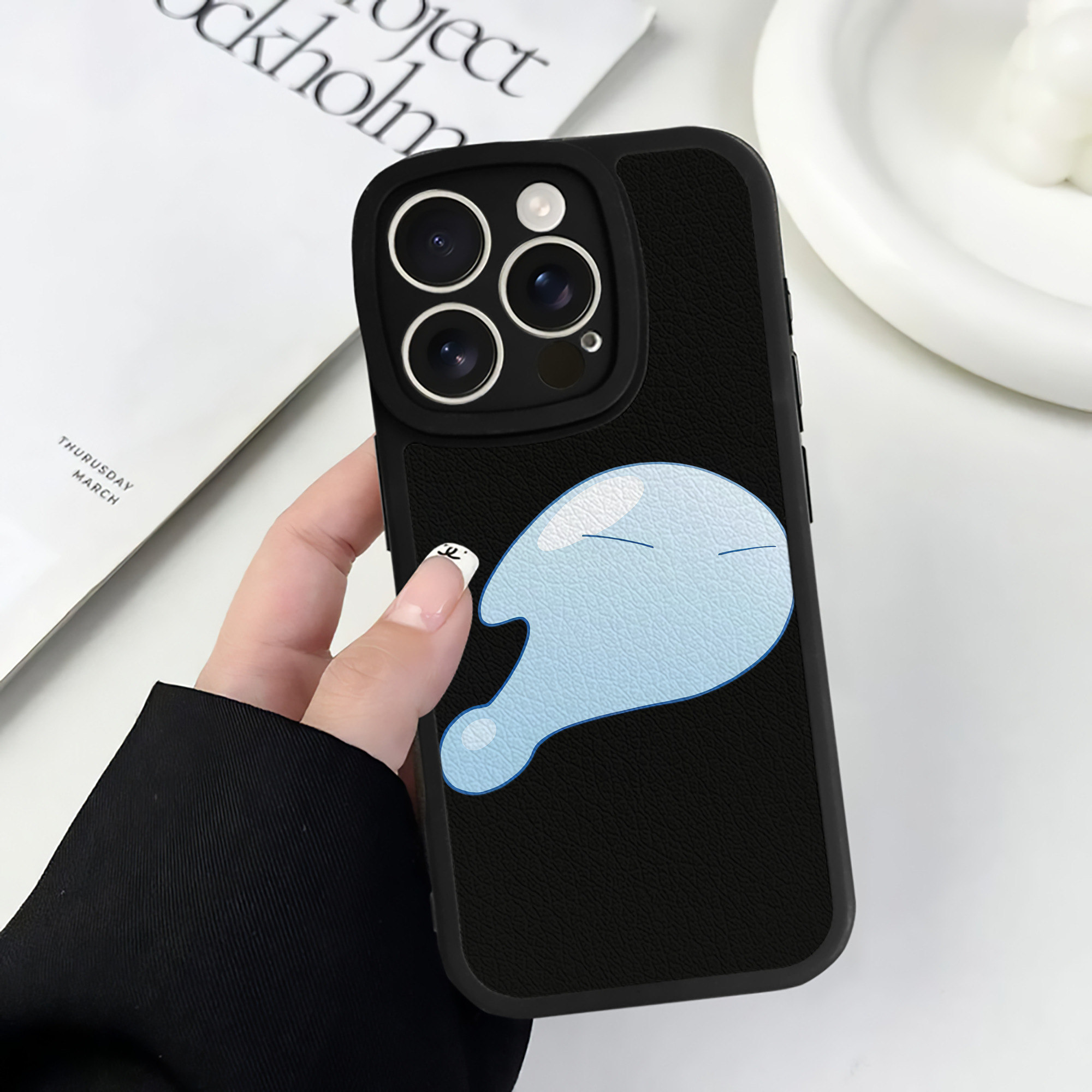 （画像用） 転スラ Regarding Reincarnated to Slime 【iPhone 16シリーズ対応】シリコンスマホケース（レザー調） 材質：シリコン